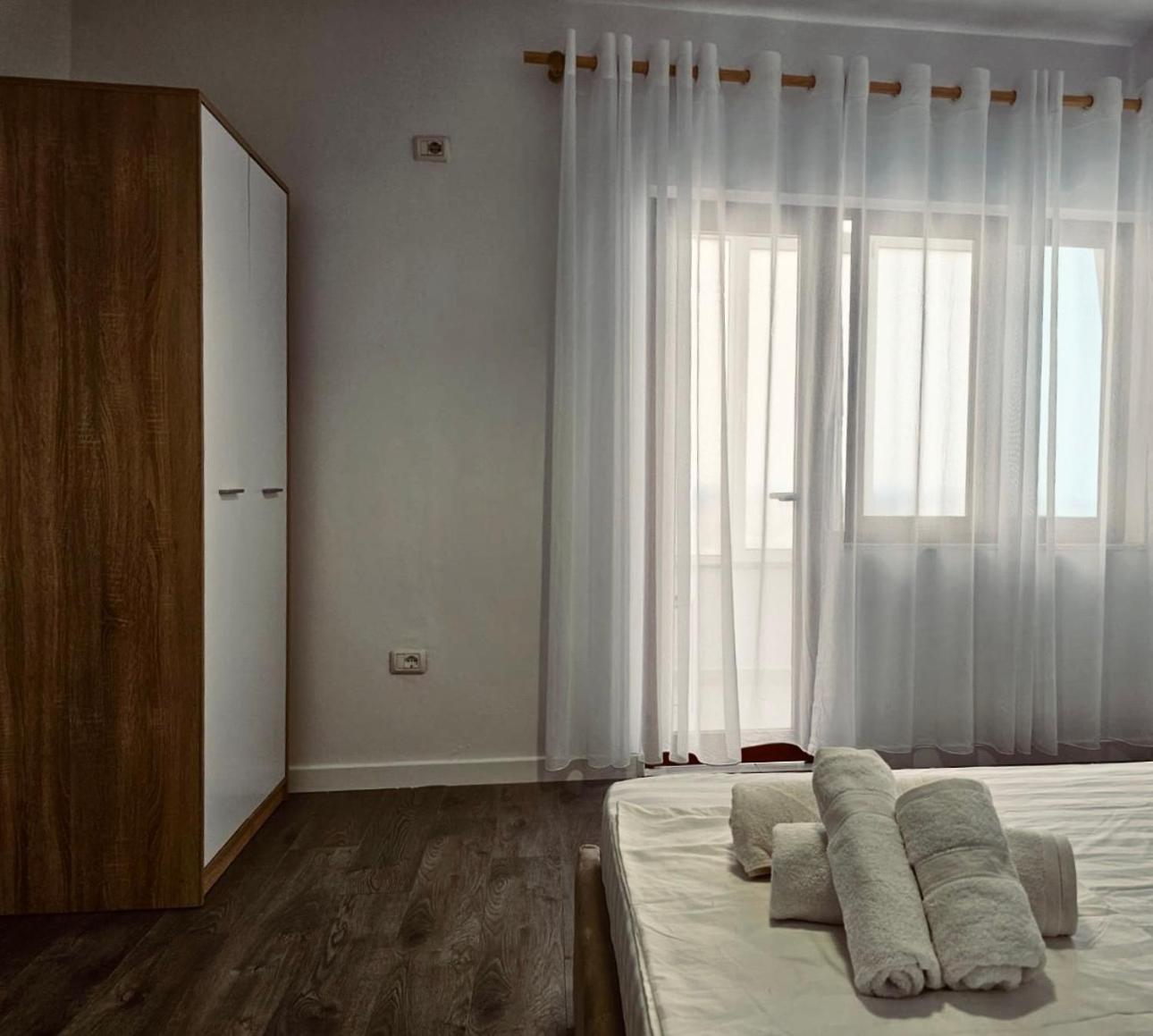 Hi5 Rooms Tirana Exteriör bild